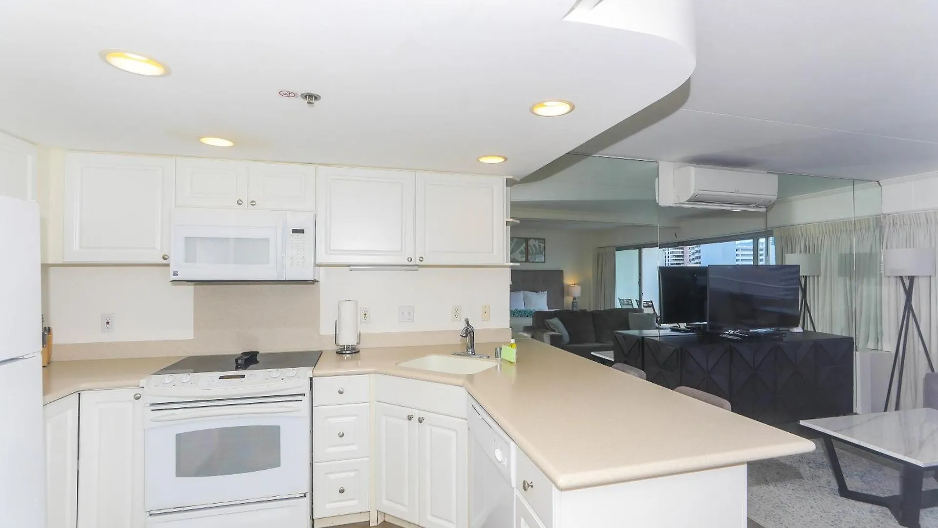 Ilikai Tower 1623 City View 1BR Honolulu