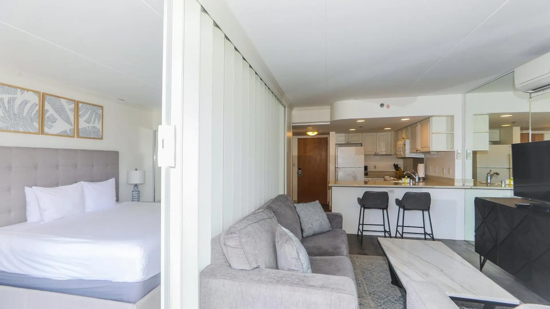 Ilikai Tower 1623 City View 1BR Honolulu